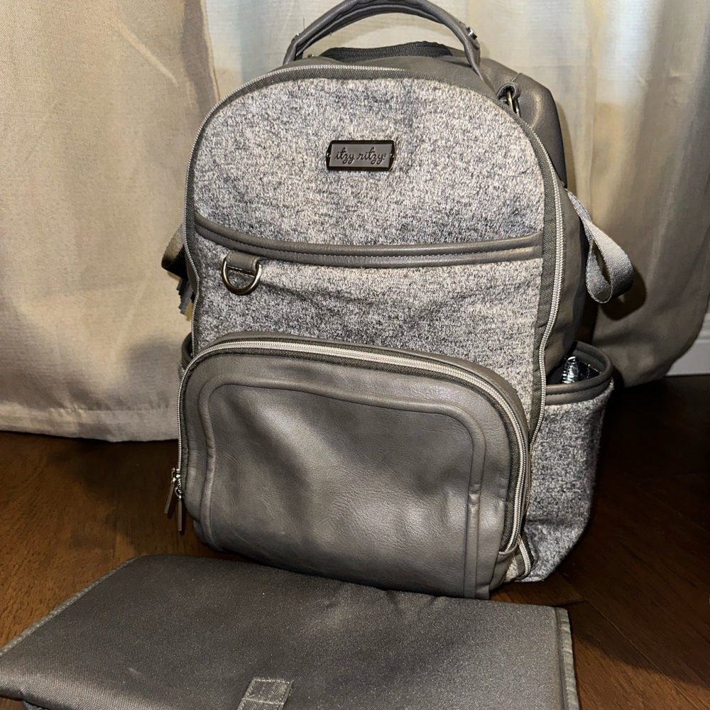 Itzy Ritzy Grayson Boss Bag